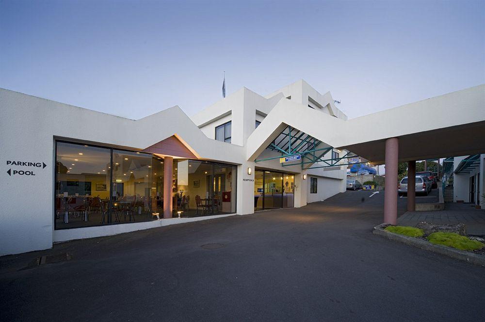 Western Ellerslie International