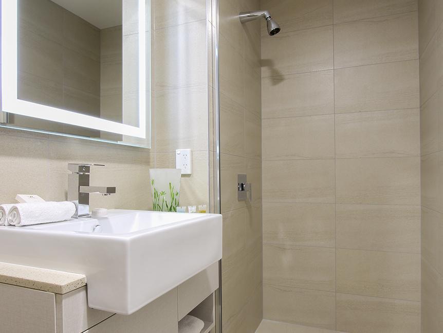 Vr Queen Street & 4* Auckland