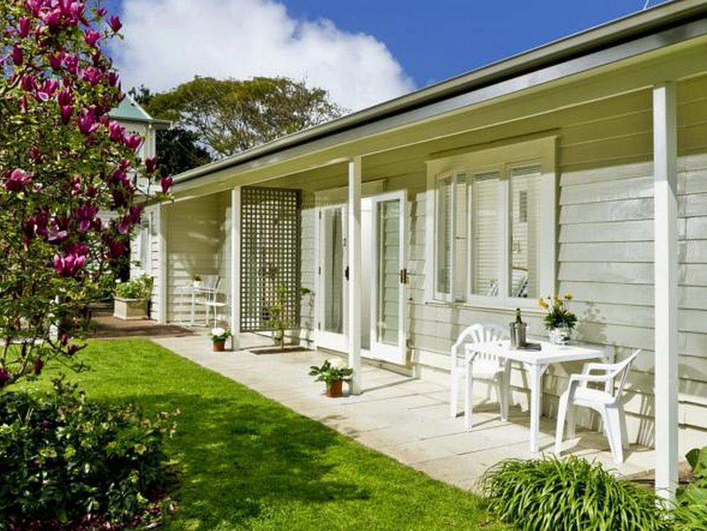 Devonport 3*