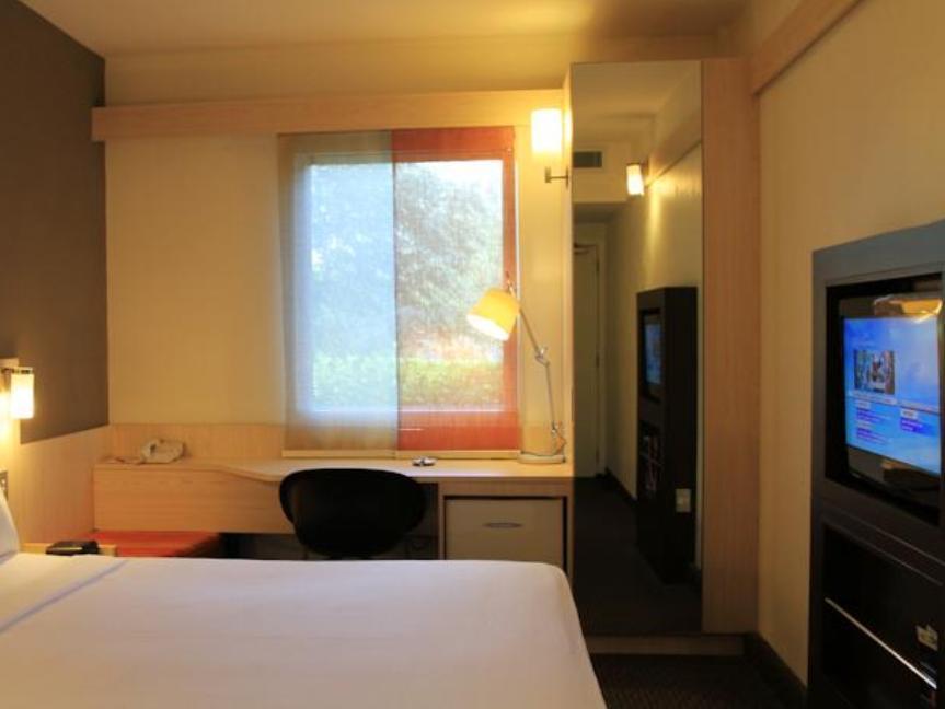Ibis Ellerslie 3*