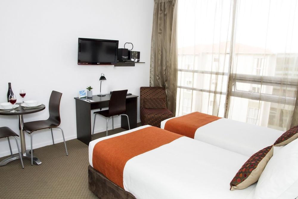 Quest Henderson Aparthotel 4*