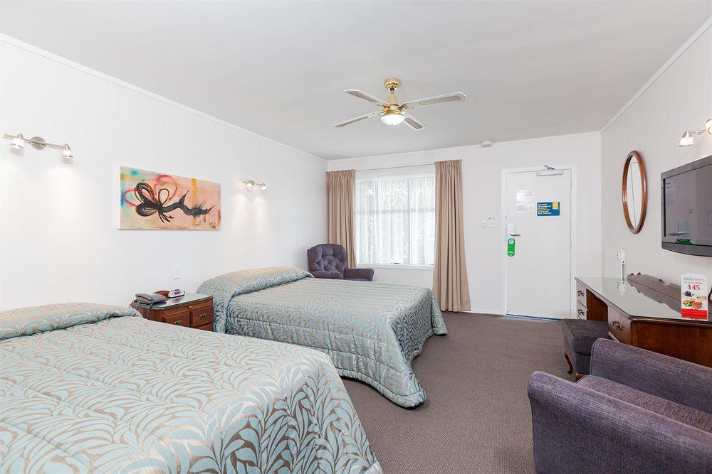 The Surrey 4*