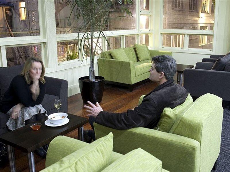 Hotel Kiwi International 2*