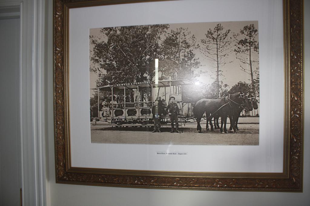Ponsonby Manor 4*