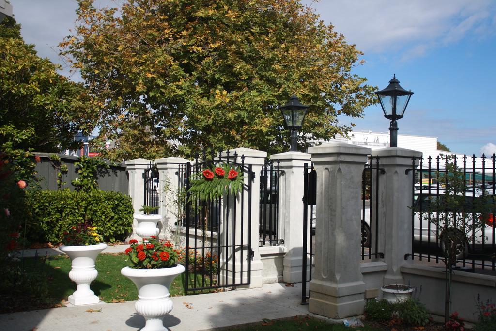 Ponsonby Manor Guest house 4*