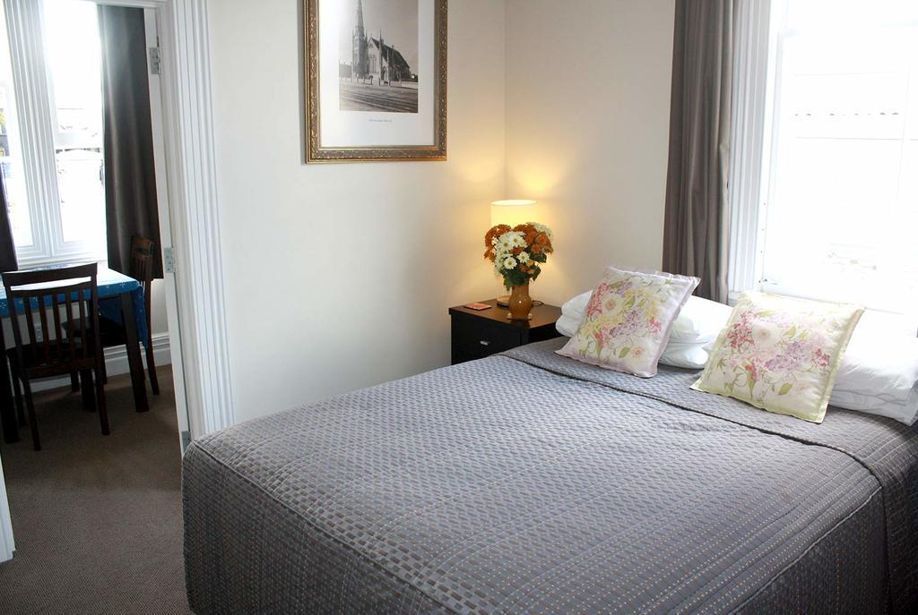 Ponsonby Manor Guest house 4*