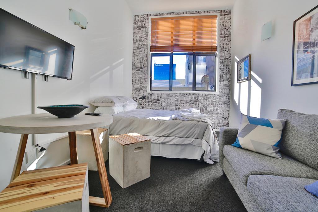 Urban Chic Loft Off Queen Street Apartment Auckland