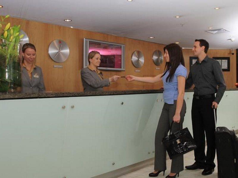 Ibis Ellerslie 3*