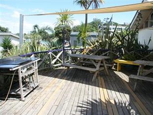 Takapuna Beach Hotel 4*