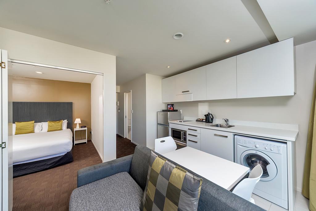 Apartment Bright And Airy One Bedroom Apartment:great Views!