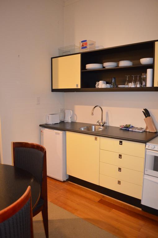 Apartment Classic One Bedroom Apartment- Pool And Gym! *