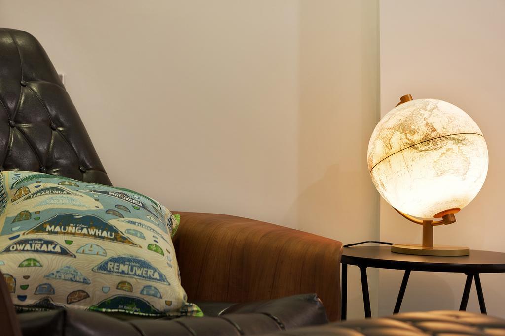 Charming Waterfront Apartment Auckland