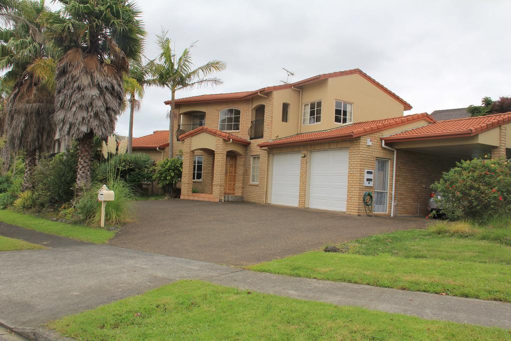 On Anaheim Blvd Guest house Auckland