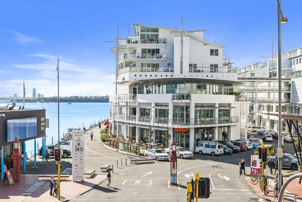 Princes Wharf 1br Sub-penthouse With Panoramic & Ocean Views Apartment *