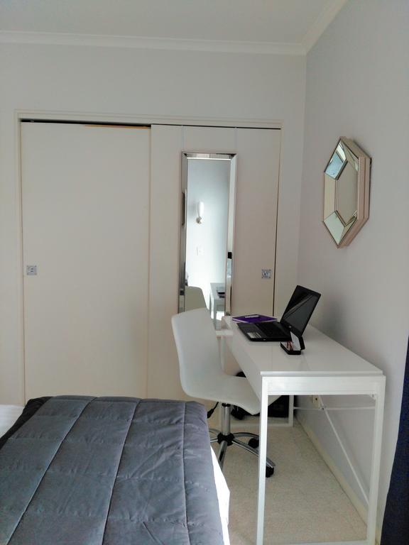 Princes Wharf 1br Sub-penthouse With Panoramic & Ocean Views Auckland