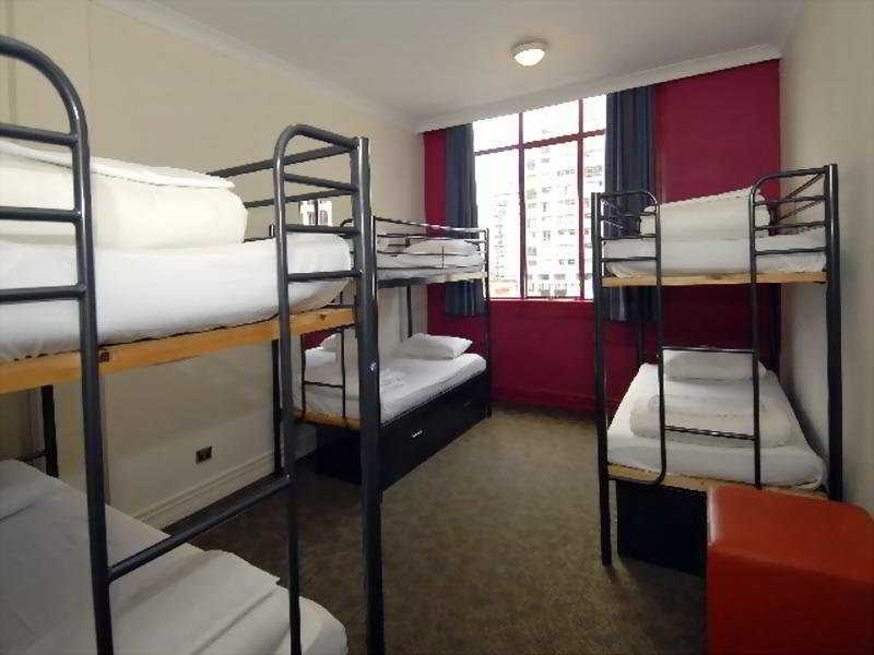 Street Hostel *
