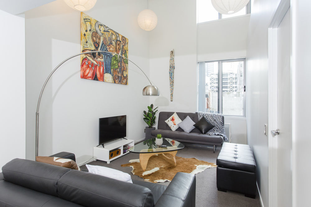 And Stylish 2 Bed Apartment *