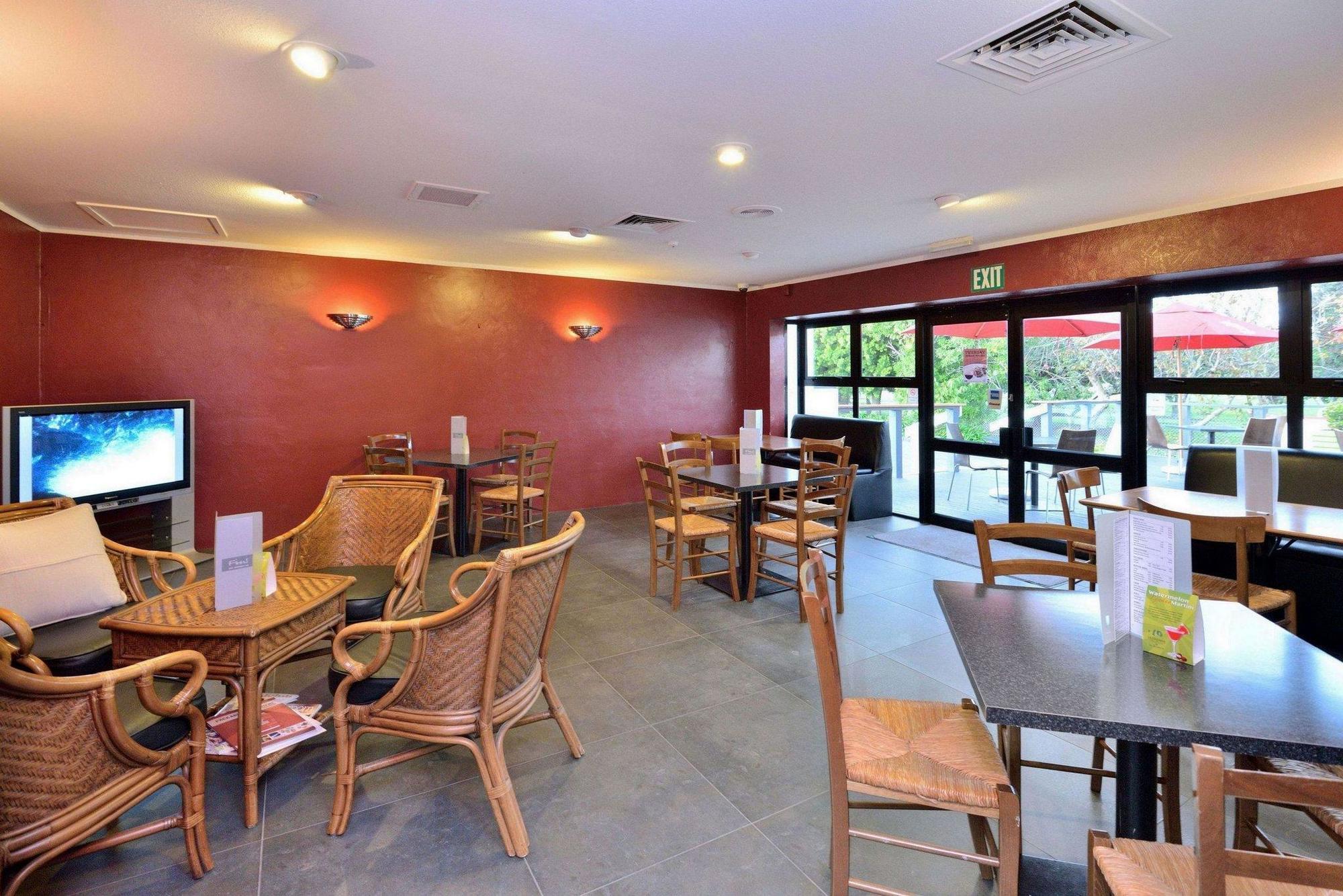 Hotel Manukau & Conference Centre 3*