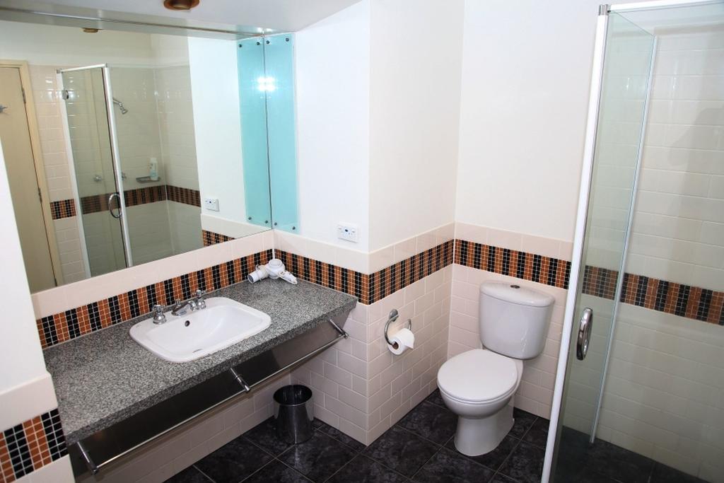 Furnished In Cbd Apartment *