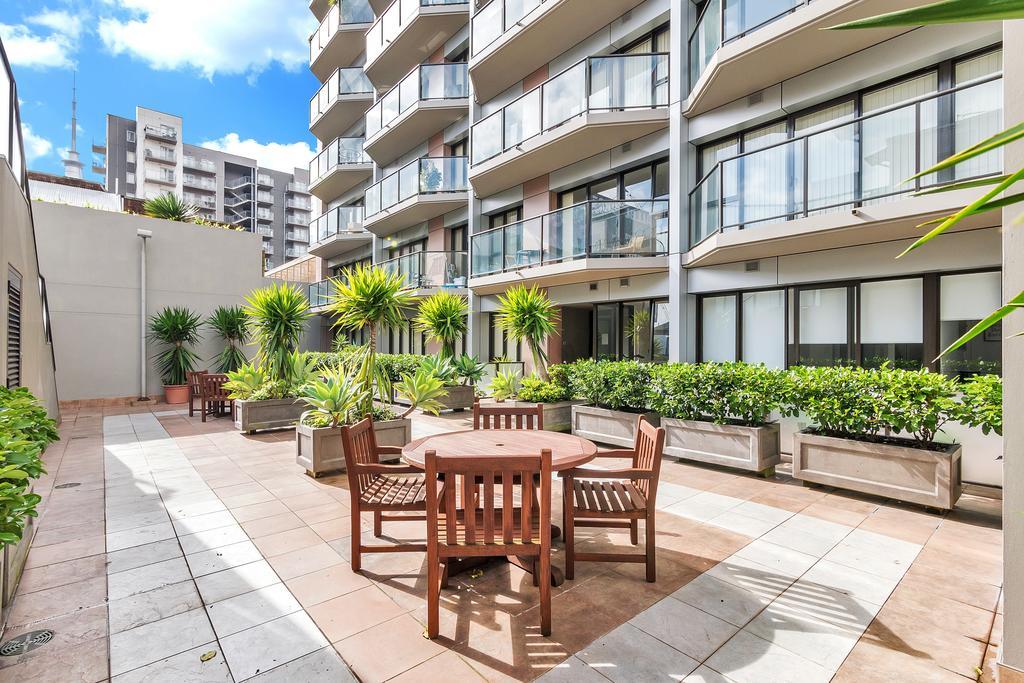 Apartment Dynasty Gardens 2 Bedroom Apartment- Free Parking!