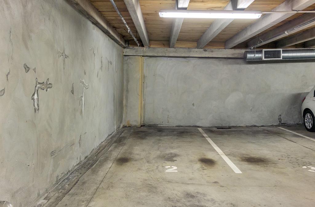 Apartment Dynasty Gardens 2 Bedroom Apartment- Free Parking! *
