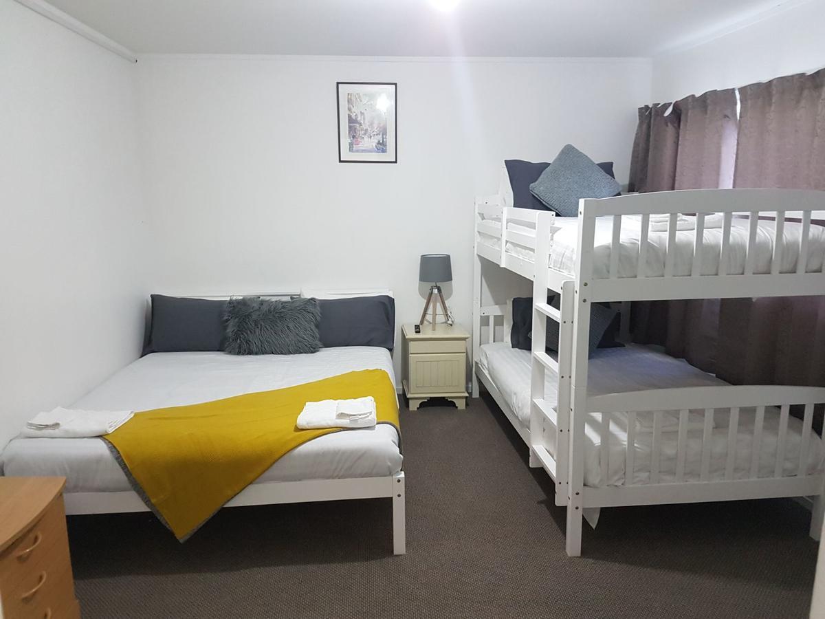 Forbes Grove Accommodation Hostel *