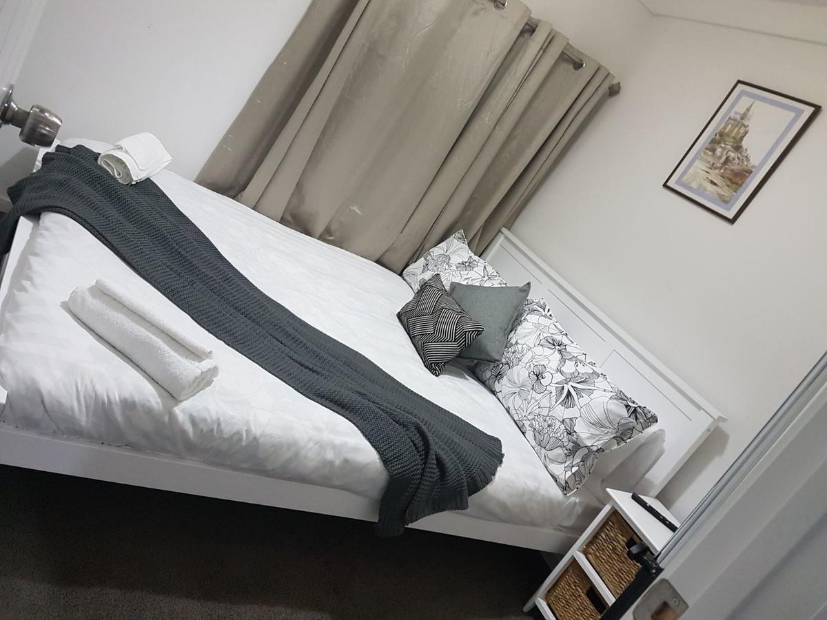 Hostel Forbes Grove Accommodation Auckland