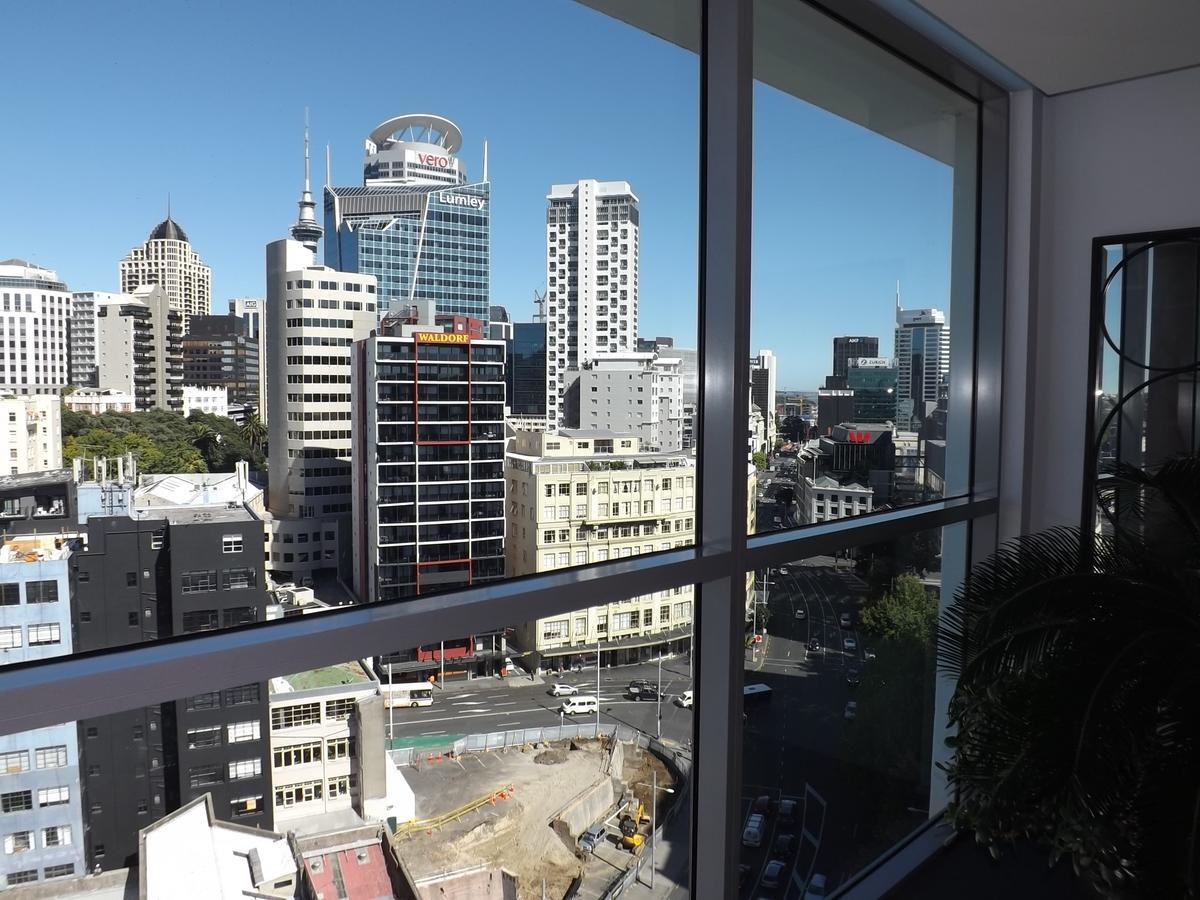 Apartment Waterfront Highrise