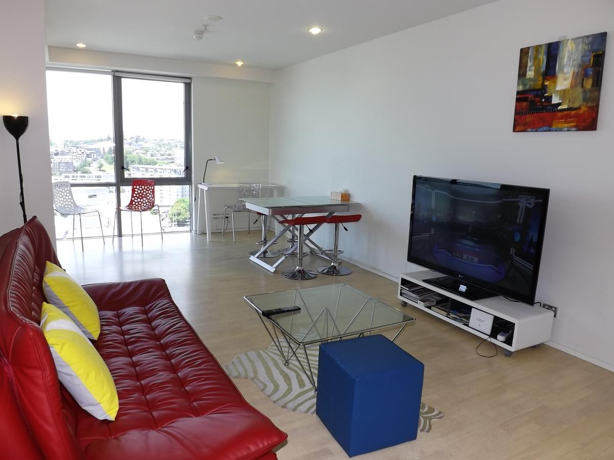 Apartment Waterfront Highrise *