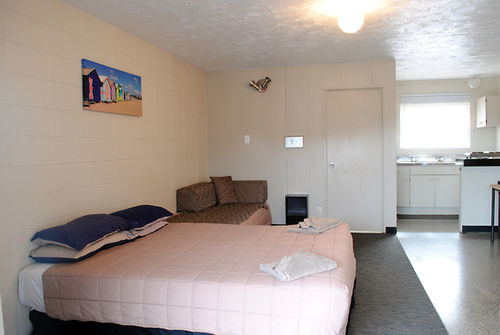 Ellerslie Palms Motel 3*