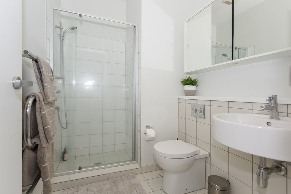 And Stylish 2 Bed Apartment *