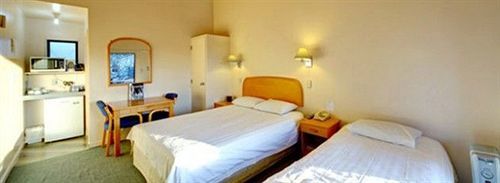 Rayland Epsom Motel