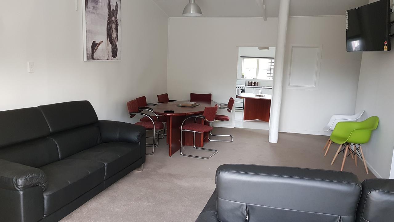 Forbes Grove Accommodation * Auckland