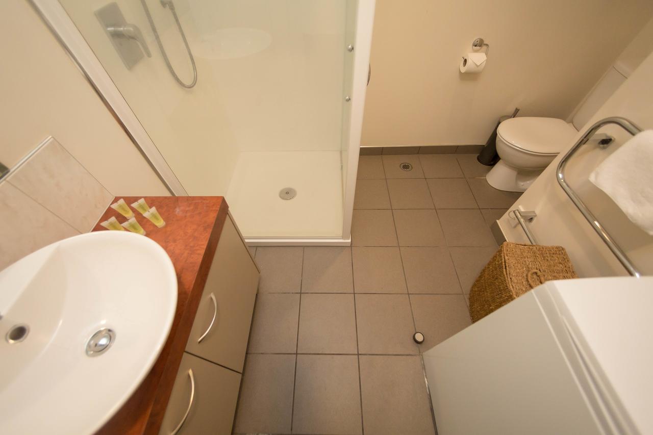 Dynasty Gardens 2 Bedroom Apartment- Free Parking! Apartment