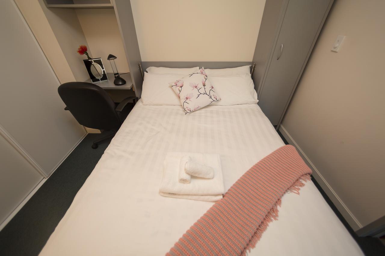 Dynasty Gardens 2 Bedroom Apartment- Free Parking! * Auckland