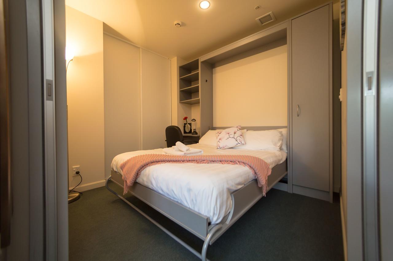 Dynasty Gardens 2 Bedroom Apartment- Free Parking! *