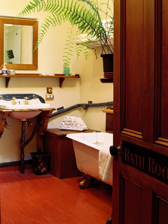 Braemar On Parliament St Bed & Breakfast 4*