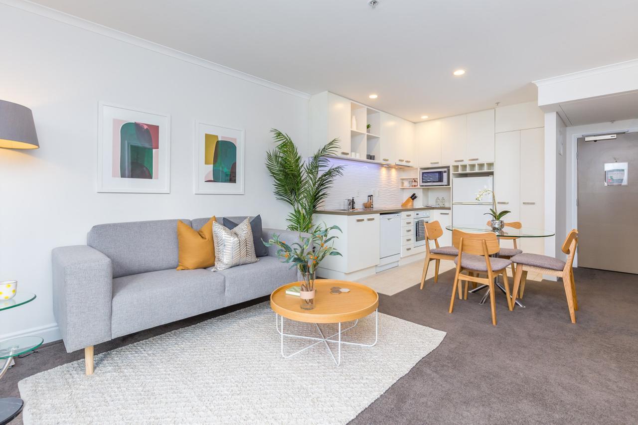 Gorgeous Apartment! Views, Pool And Gym.
