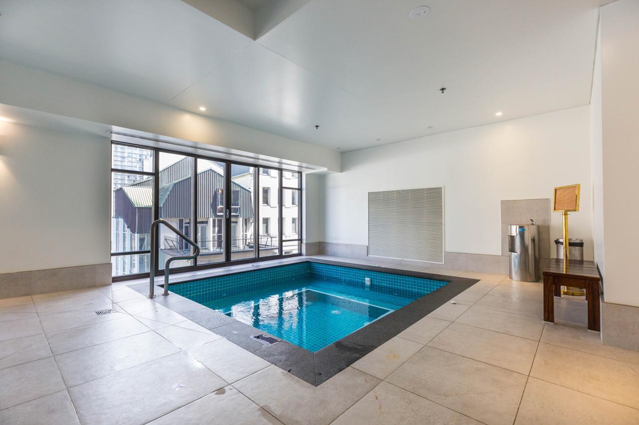 Apartment Stylish With Pool And Gym