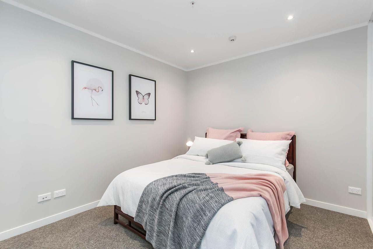 Apartment Penthouse With Access To Exclusive Rooftop Terrace *