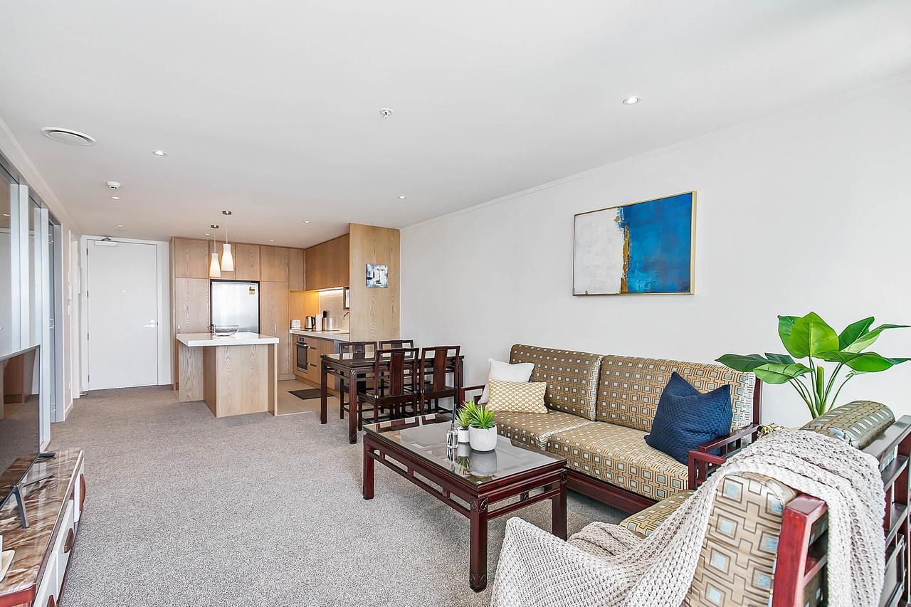 Penthouse With Access To Exclusive Rooftop Terrace * Auckland