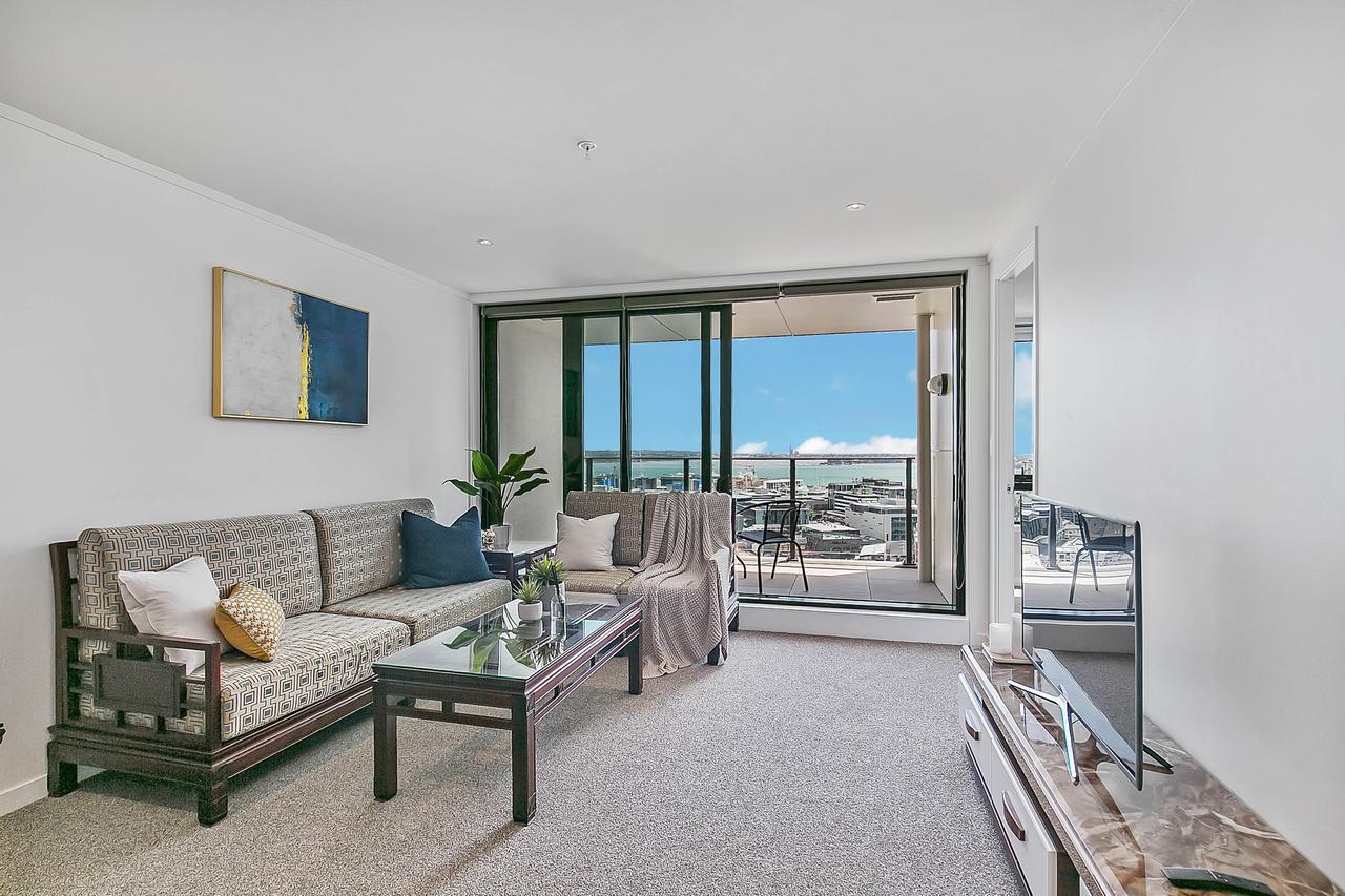 Apartment Penthouse With Access To Exclusive Rooftop Terrace