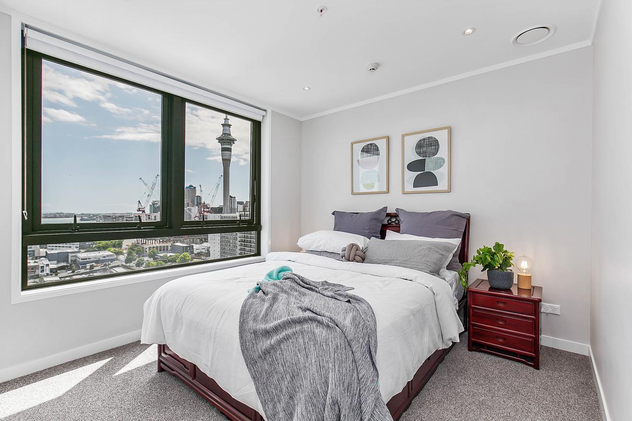 Apartment Penthouse With Access To Exclusive Rooftop Terrace *