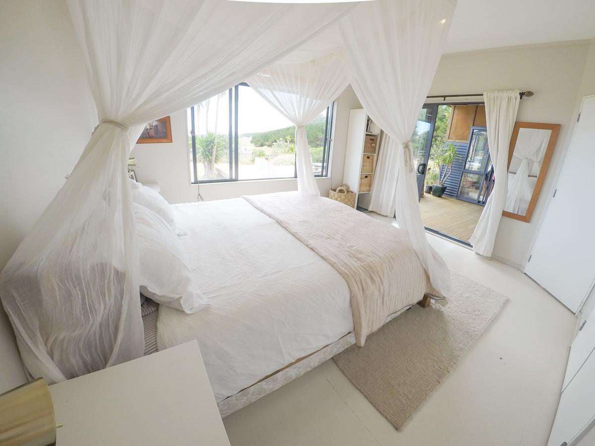 Coast Retreat Muriwai - Walk To The Beach! *