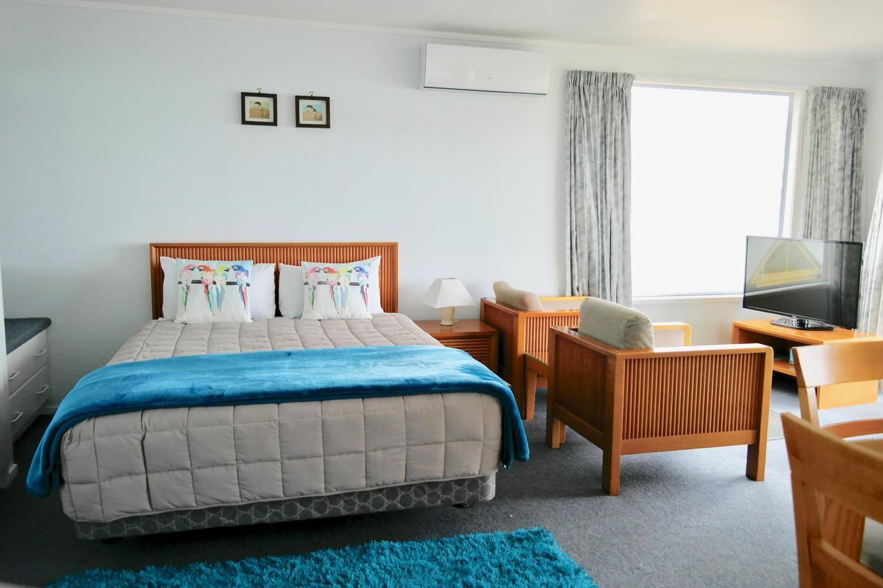 Bucklands Waterfront 3*
