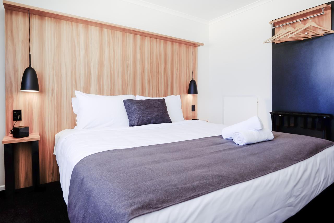 No. 9 Hotel 3*