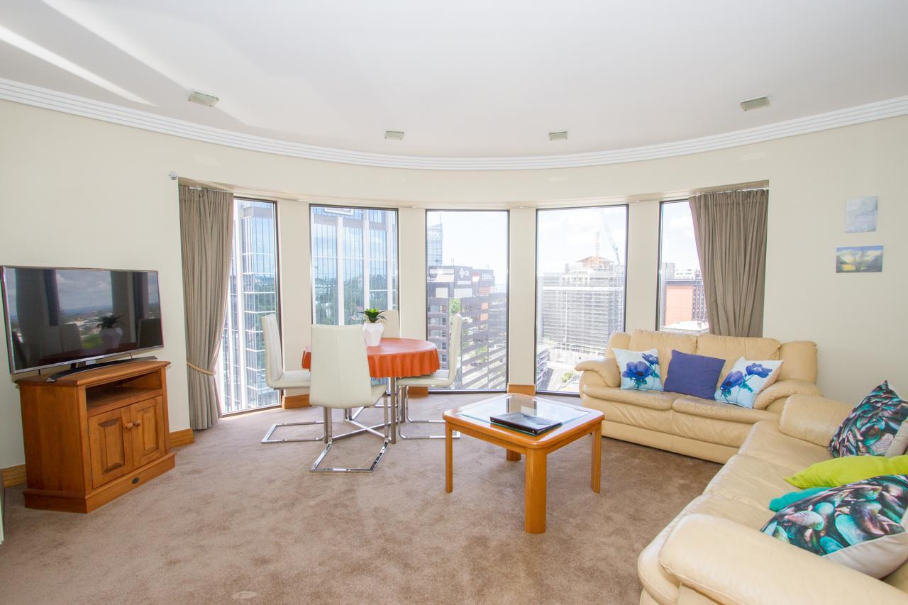 Metropolis Luxury Apartment