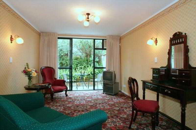 The Surrey 4* Auckland
