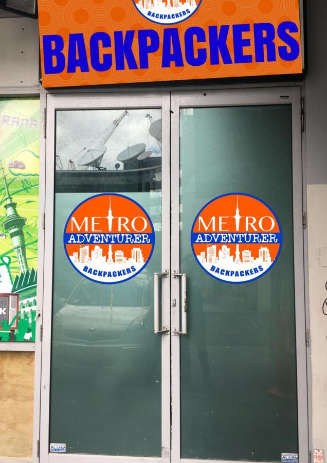 Metro Adventurer Backpackers Albergue