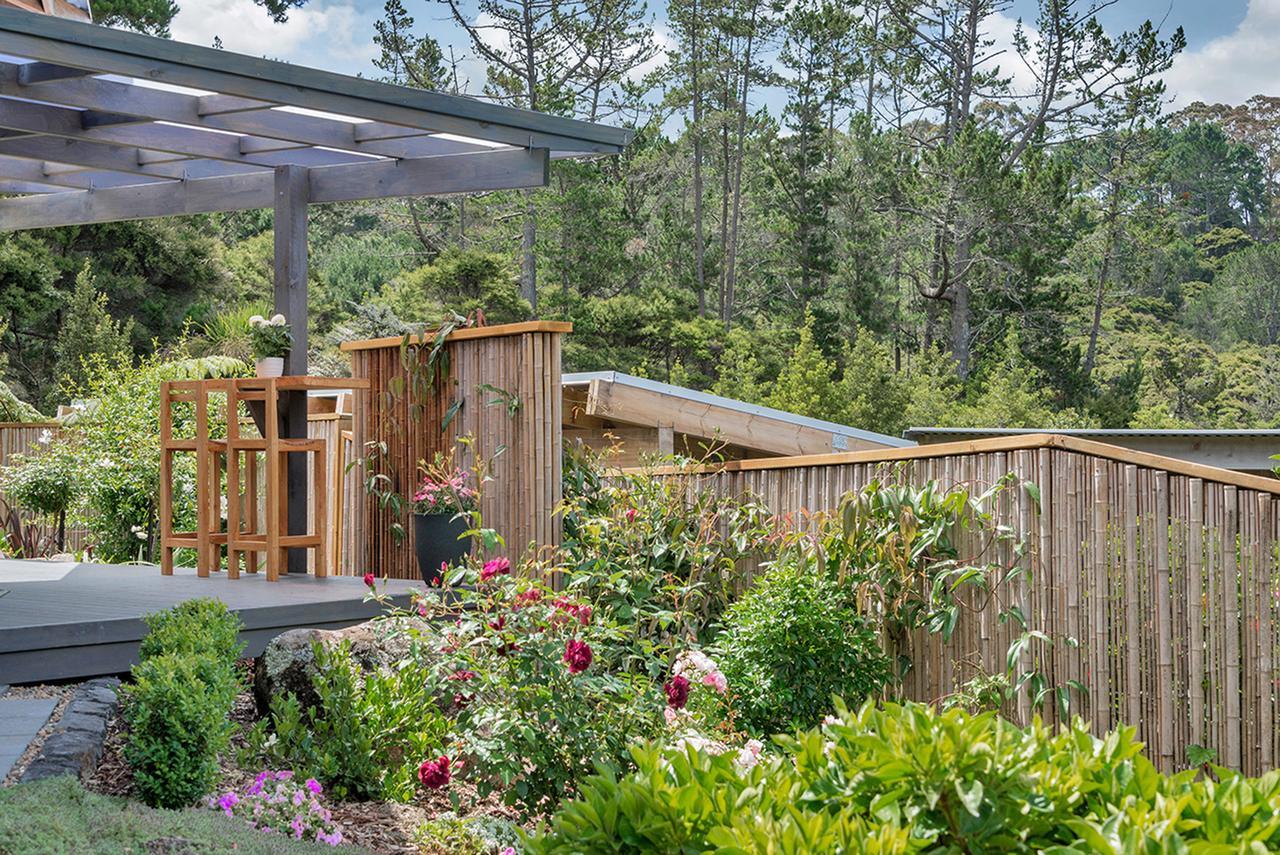 Lodge Warblers Retreat *